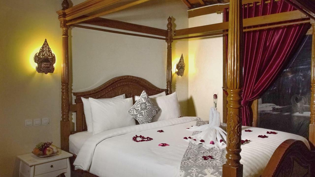 Kampoeng Joglo Boutique Hotel ยอกยาการ์ตา ภายนอก รูปภาพ